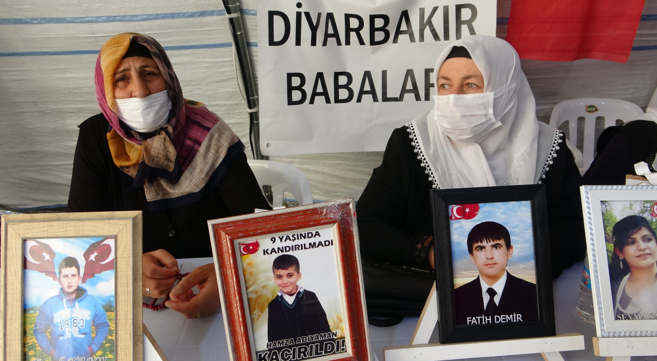 Evlat hasreti çeken annelerin kararlı bekleyişi sürüyor